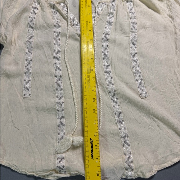 American Eagle Outfitters Light Cream Blouse size small - Picture 5 of 7